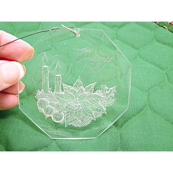 Vintage 1981 Etched Candles Wreath Acrylic Christmas Ornament Holiday Classics - Picture 5 of 9